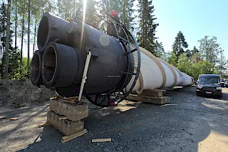 1999 - Exhaust Gas Stack 40 m with 3 x 900 mm inner pipes, self standing, insulated, corten