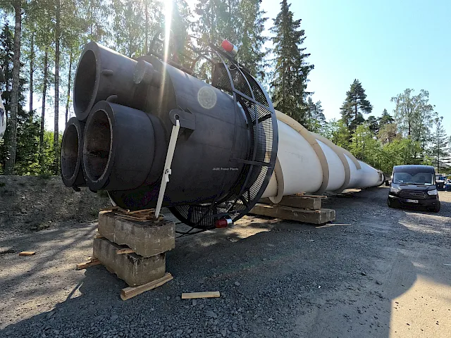 1999 - Exhaust Gas Stack 40 m with 3 x 900 mm inner pipes, self standing, insulated, corten